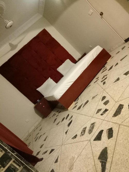 Motel525 Near Agha khan & liaqat National Hospital image 11