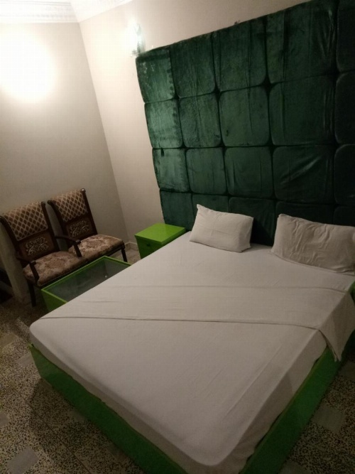Motel525 Near Agha khan & liaqat National Hospital image 21