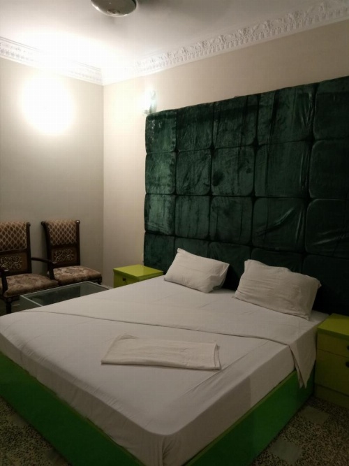 Motel525 Near Agha khan & liaqat National Hospital image 26