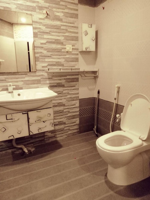 Motel525 Near Agha khan & liaqat National Hospital image 41