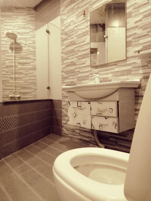 Motel525 Near Agha khan & liaqat National Hospital image 43