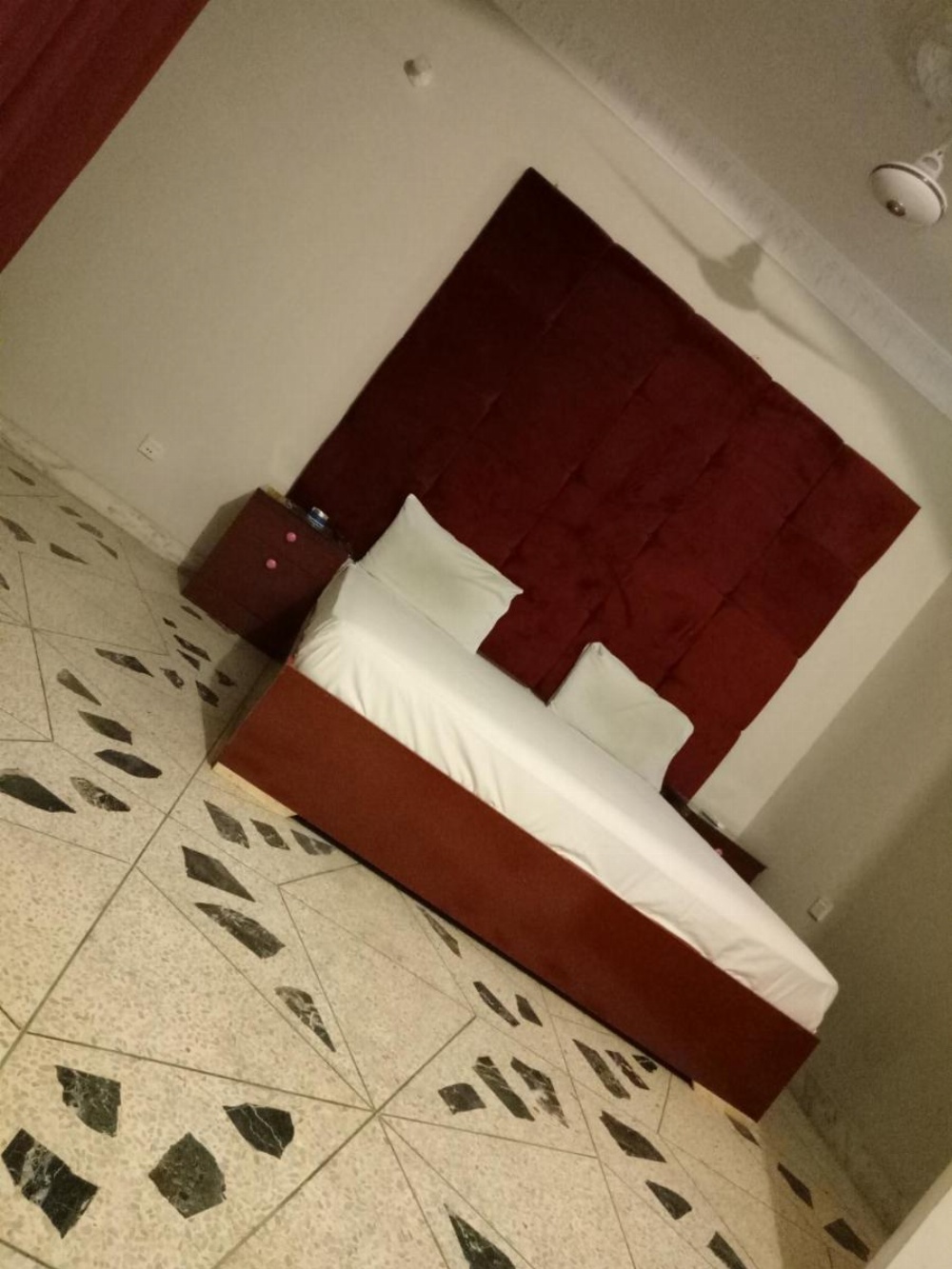 Motel525 Near Agha khan & liaqat National Hospital